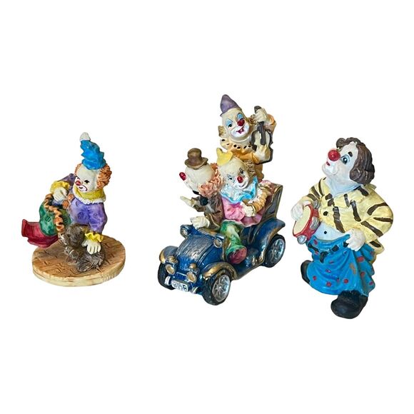 VTG Set (3) CIRCUS CLOWN FIGURINES 3" Tambourine Jalopy Car Toto Dog Cake Topper - Picture 7 of 8